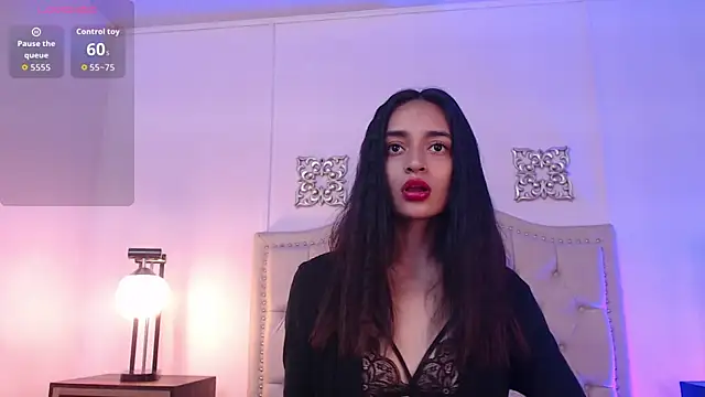 Snapshot of Leilani- chatting on October 15, 11:40 am Leilani- online show from October 15, 11:40 am