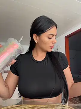 Snapshot of AnaaFaith_ chatting on December 15, 7:52 pm AnaaFaith online show from December 15, 7:52 pm