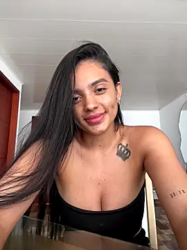 Snapshot of AnaaFaith_ chatting on November 5, 8:01 pm AnaaFaith online show from November 5, 8:01 pm