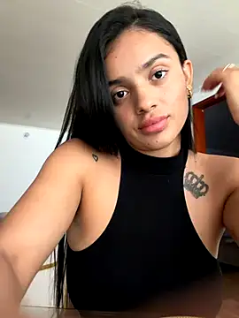 Snapshot of AnaaFaith_ chatting on December 2, 8:10 pm AnaaFaith online show from December 2, 8:10 pm