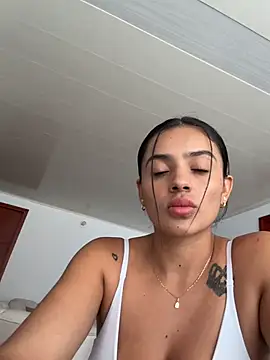 AnaaFaith  online show from February 13, 8:20 pm