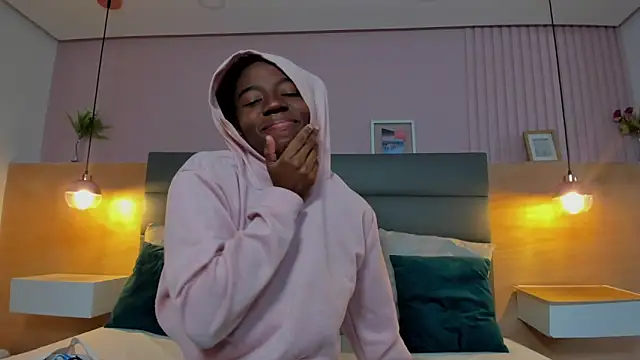  emma willliams  online show from October 23, 1:32 pm