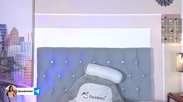 Snapshot of VelvetFox_ chatting on November 25, 9:15 pm VelvetFox online show from November 25, 9:15 pm