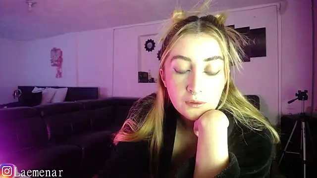 Saraa-Smith online show from November 7, 7:40 pm