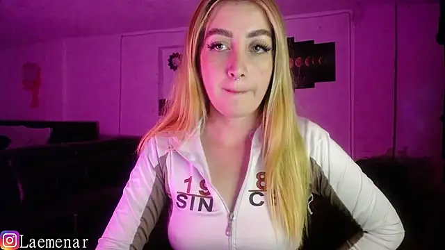 Saraa-Smith online show from November 6, 3:43 am