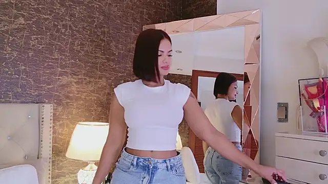 Snapshot of IrinaVelvet chatting on November 17, 4:44 pm IrinaVelvet online show from November 17, 4:44 pm