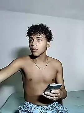 Snapshot of Manuel_Mateus1 chatting on October 25, 3:34 pm Manuel Mateus1 online show from October 25, 3:34 pm