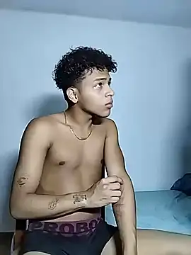 Snapshot of Manuel_Mateus1 chatting on October 30, 12:42 am Manuel Mateus1 online show from October 30, 12:42 am