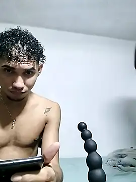 Snapshot of Manuel_Mateus1 chatting on October 21, 3:06 am Manuel Mateus1 online show from October 21, 3:06 am