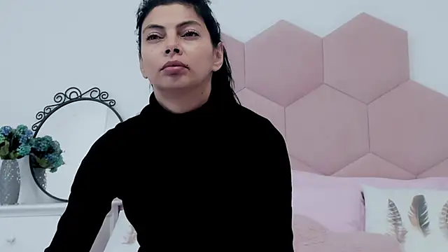 Snapshot of LadyLiia chatting on February 19, 5:05 am LadyLiia online show from February 19, 5:05 am