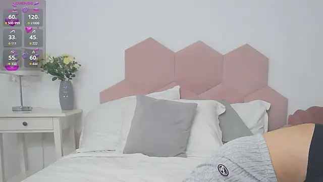 Snapshot of LadyLiia chatting on June 25, 4:21 am LadyLiia online show from June 25, 4:21 am