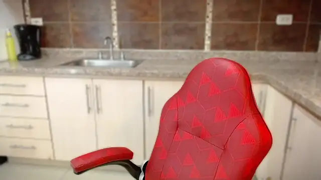 Snapshot of ValentinaMillers_ chatting on September 30, 3:29 pm ValentinaMillers online show from September 30, 3:29 pm