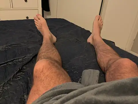 Snapshot of Bacoboy45 chatting on February 12, 9:47 pm Bacoboy45 online show from February 12, 9:47 pm