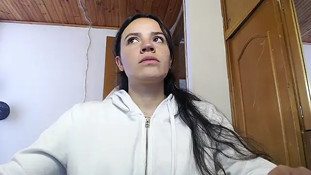Snapshot of Skylar_Serenity chatting on October 21, 7:13 pm Skylar Serenity online show from October 21, 7:13 pm