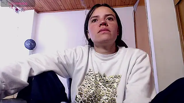 Skylar Serenity online show from October 28, 7:35 pm