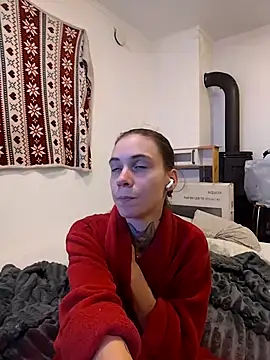 Snapshot of HoneySquirrel chatting on October 18, 7:16 pm HoneySquirrel online show from October 18, 7:16 pm