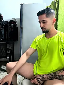 giannis090 online show from April 18, 5:21 am