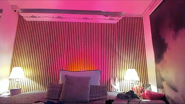 keeyla stone online show from December 16, 12:15 am