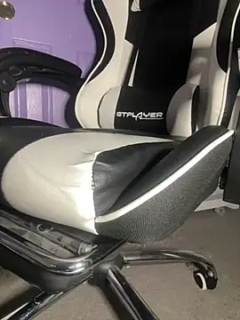 Mexican boy 21 online show from February 15, 12:37 pm