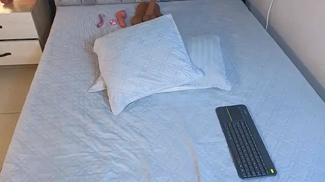 emmi collinss online show from November 10, 8:03 pm