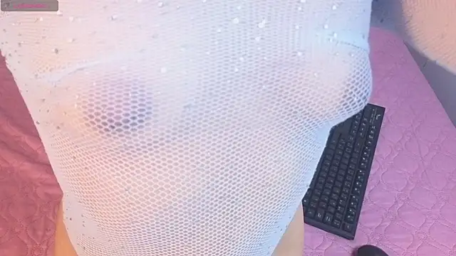 emmi collinss online show from December 1, 8:10 pm