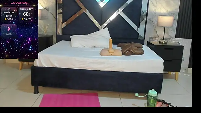 Snapshot of VanessaHard_as chatting on December 17, 7:52 pm VanessaHard as online show from December 17, 7:52 pm