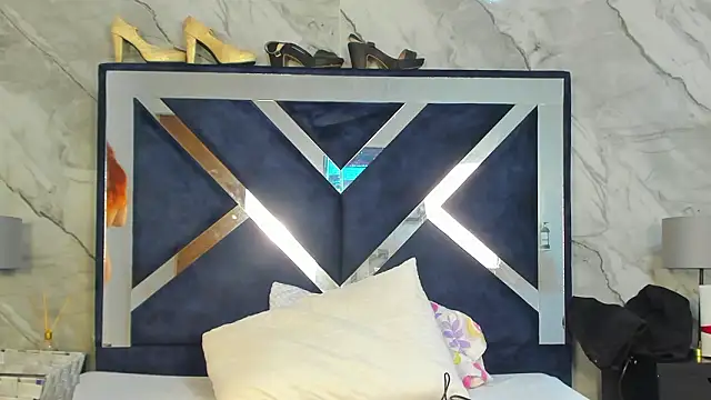 Snapshot of VanessaHard_as chatting on February 17, 7:55 pm VanessaHard as online show from February 17, 7:55 pm