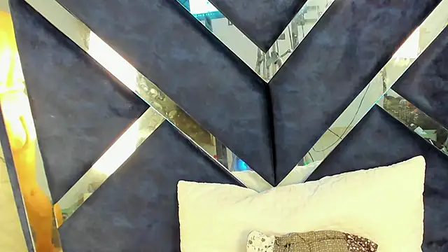 Snapshot of VanessaHard_as chatting on January 9, 8:05 pm VanessaHard as online show from January 9, 8:05 pm