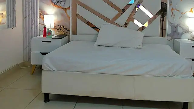 VanessaHard as online show from October 11, 9:05 pm