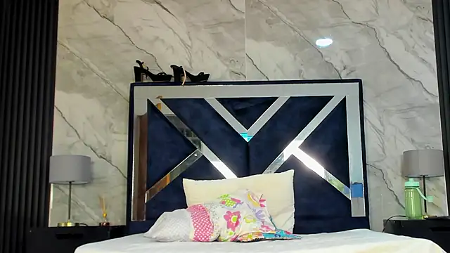 Snapshot of VanessaHard_as chatting on February 7, 7:44 pm VanessaHard as online show from February 7, 7:44 pm