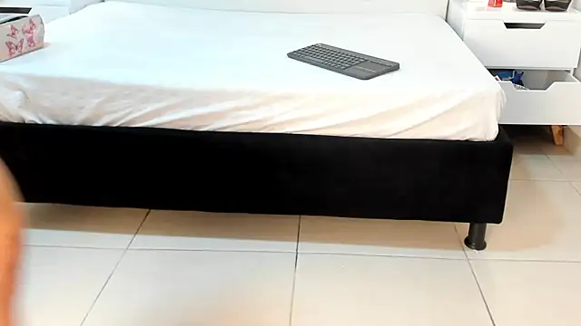 VanessaHard as online show from September 13, 3:45 pm