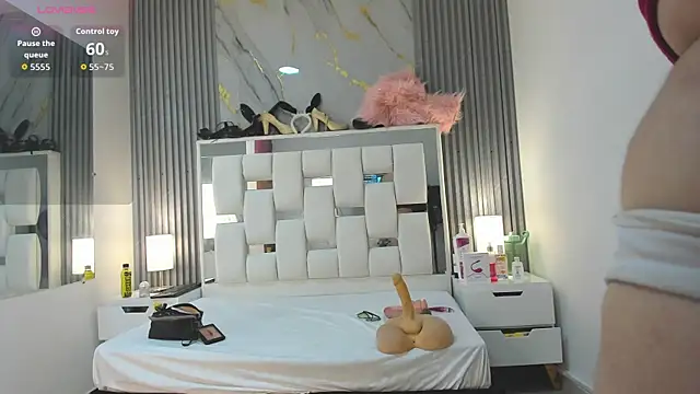 VanessaHard as online show from November 13, 7:40 pm