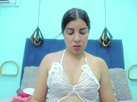 Snapshot of sweet_klem_19 chatting on November 14, 10:46 pm sweet klem 19 online show from November 14, 10:46 pm