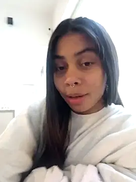 Snapshot of theLayla_DH chatting on October 3, 1:01 pm theLayla DH online show from October 3, 1:01 pm