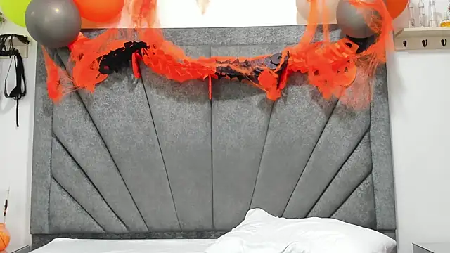 ZafiroAndFlynn online show from October 26, 8:42 pm