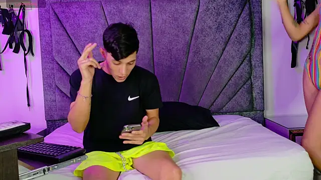 ZafiroAndFlynn online show from April 19, 2:56 am