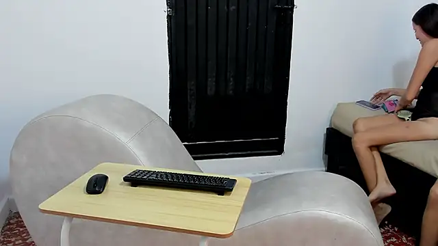 ZafiroAndFlynn online show from December 20, 2:09 pm