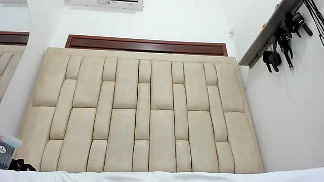 ZafiroAndFlynn online show from November 21, 8:08 pm