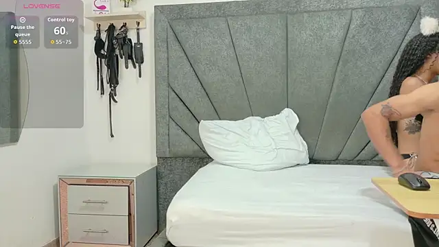 ZafiroAndFlynn online show from December 16, 2:21 pm