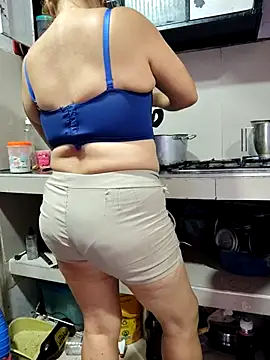 rubi 49 online show from September 25, 3:18 pm