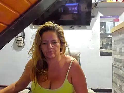 Snapshot of rubi_49 chatting on July 30, 5:06 am rubi 49 online show from July 30, 5:06 am