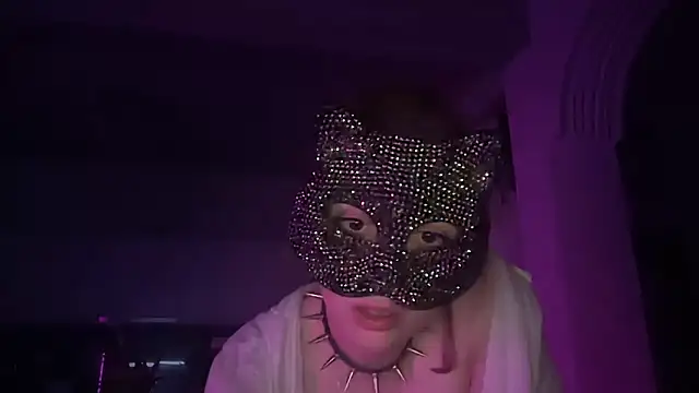 Lunahadidd online show from March 5, 12:51 am