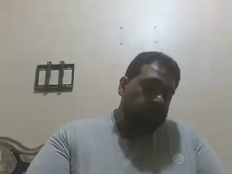 elpoop7305 online show from April 8, 10:33 pm