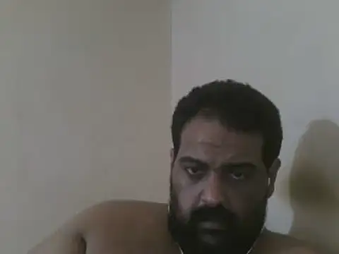 Snapshot of elpoop7305 chatting on August 3, 9:37 am elpoop7305 online show from August 3, 9:37 am