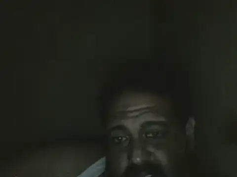 elpoop7305 online show from May 4, 2:37 am