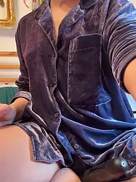 DahliaVonLure online show from February 13, 12:32 am