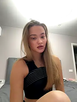 SkylarVoxx online show from November 23, 1:32 pm