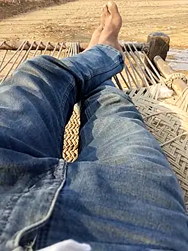 Snapshot of INTERNATIONAL0001 chatting on October 22, 10:04 am INTERNATIONAL0001 online show from October 22, 10:04 am