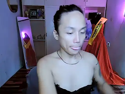 YourNikkieXxx online show from October 21, 6:24 am