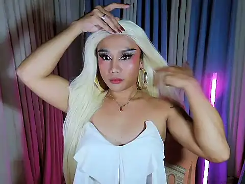 YourNikkieXxx online show from July 17, 5:43 pm